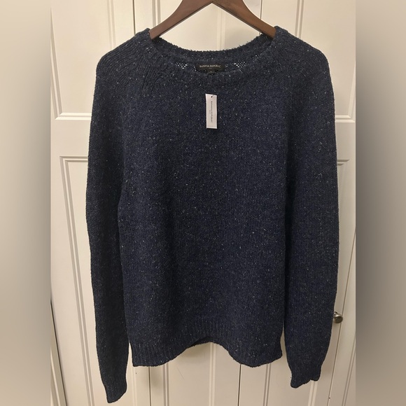 Banana Republic Men's Navy Crewneck Wool Sweater - Picture 2 of 6